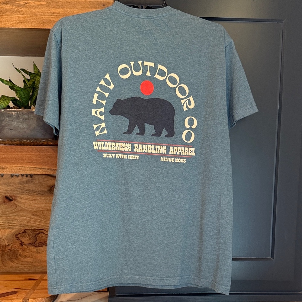 Nativ mens Blue bear Graphic T-Shirt large